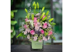 Elegant Flower Vase Collections from Sharjah Flower Delivery